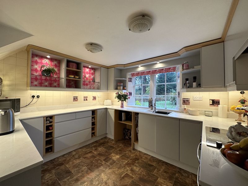 Kitchen- click for photo gallery